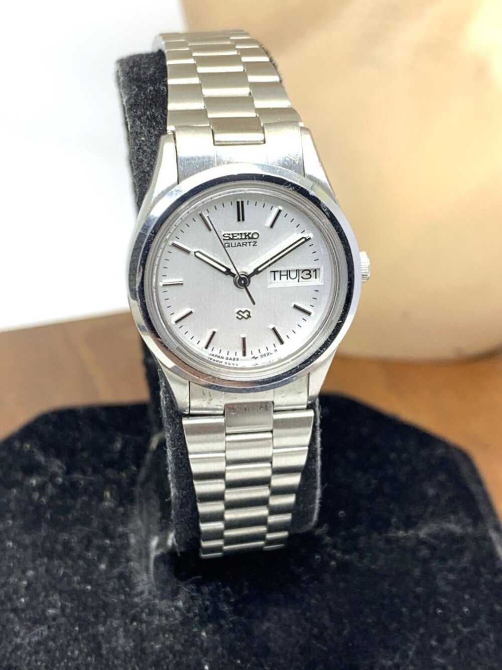 Seiko Womens Watch 2A23-0290 Vintage Quartz Day Date Silver Stainless Steel 23mm - Picture 14 of 15